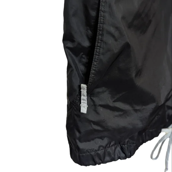 Columbia | Women's Windbreaker | Medium |Black & White | - Picture 6 of 9